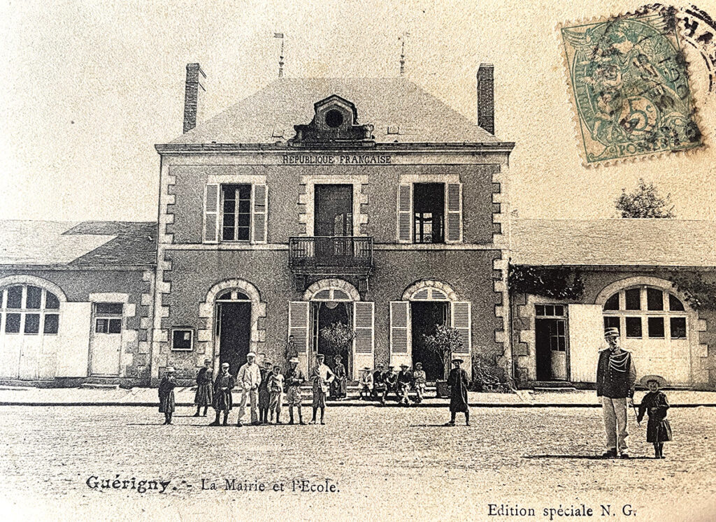 Ancienne mairie de Guérigny (carte postale)